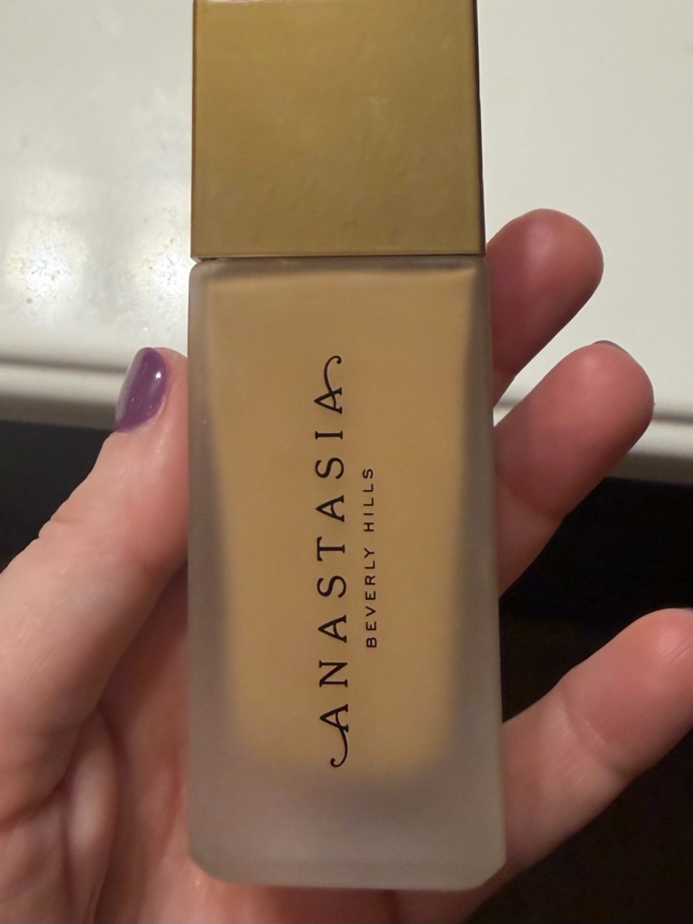 Anastasia Beverly hills  - Impeccable Blurring Second Skin Matte Foundation